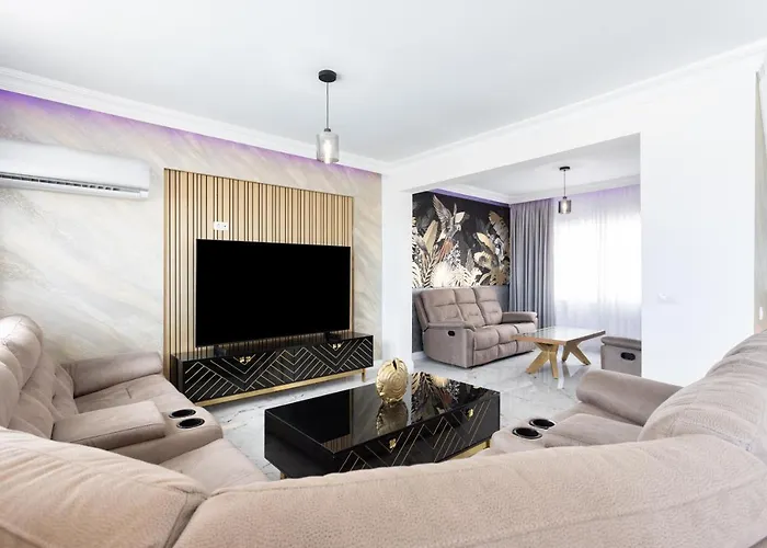 فيلة Exotica أذيخي